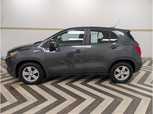 Used 2019 Chevrolet Trax LS image 3