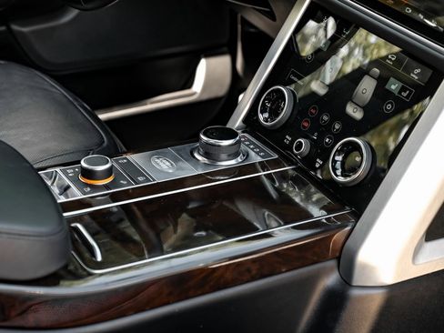 Used 2019 Land Rover Range Rover Supercharged image 34