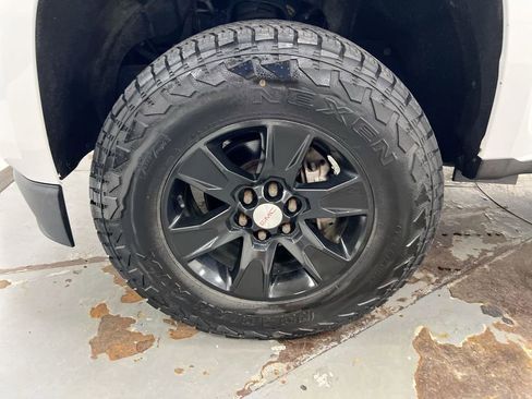 Used 2017 GMC Canyon SLE AWD/4WD image 25