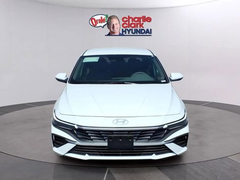 New 2026 Hyundai Elantra SE image 8