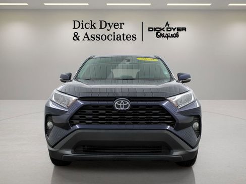 Used 2020 Toyota RAV4 XLE w/ Convenience Package image 3