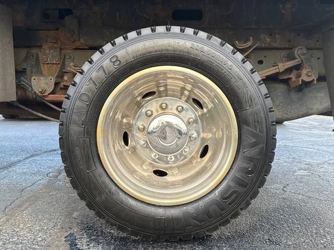 Used 2017 Ford F550 4x4 Regular Cab Super Duty image 11