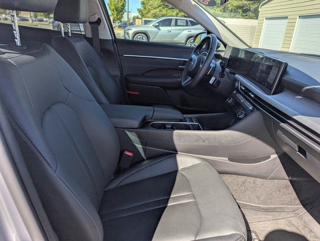 Certified 2025 Hyundai Sonata Limited FWD image 29