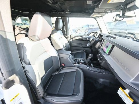 New 2025 Ford Bronco Outer Banks AWD/4WD image 19