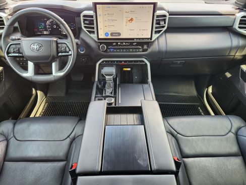 Used 2024 Toyota Sequoia Platinum AWD/4WD image 20