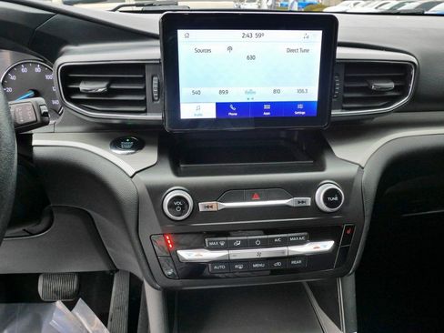 Used 2020 Ford Explorer XLT w/ Equipment Group 202A image 28