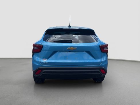 New 2026 Chevrolet Trax LS w/ LS Convenience Package FWD image 5