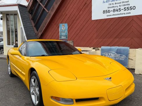 Used 2003 Chevrolet Corvette Coupe w/ Preferred Equipment Group image 1