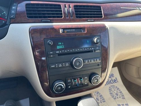 Used 2011 Chevrolet Impala LT w/ Luxury Edition Package image 18