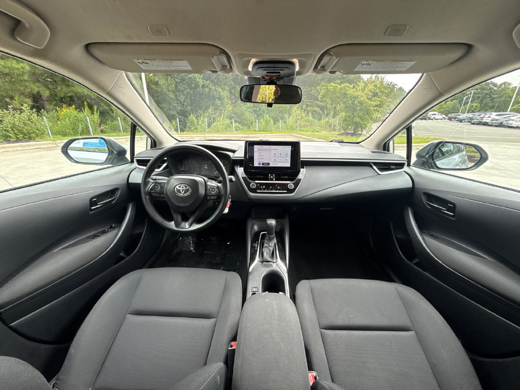 Used 2025 Toyota Corolla LE FWD image 16