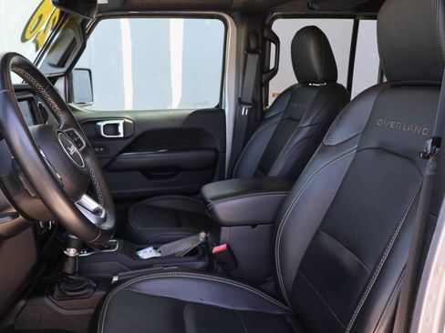 Used 2020 Jeep Gladiator Overland AWD/4WD image 9