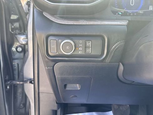 Certified 2022 Ford Explorer Platinum w/ Equipment Group 601A AWD/4WD image 31
