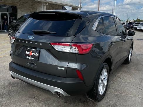 Used 2020 Ford Escape SE image 5