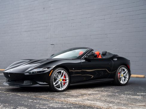 Used 2025 Ferrari Roma Spider image 13