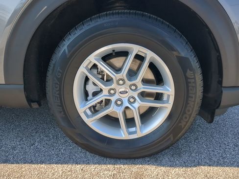 Certified 2025 Ford Explorer Active w/ Active Comfort Package image 9