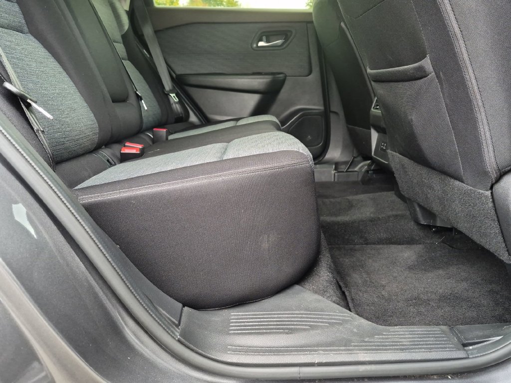 Used 2023 Nissan Rogue SV AWD/4WD image 22