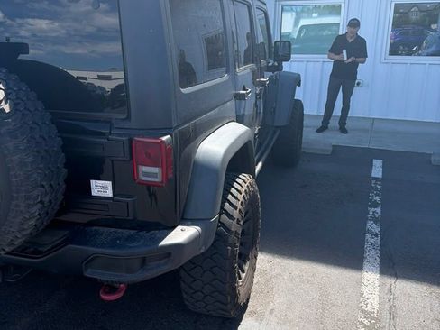 Used 2016 Jeep Wrangler Unlimited Rubicon AWD/4WD image 5