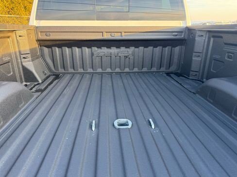 Used 2022 GMC Sierra 2500 AT4 w/ AT4 Premium Plus Package image 34