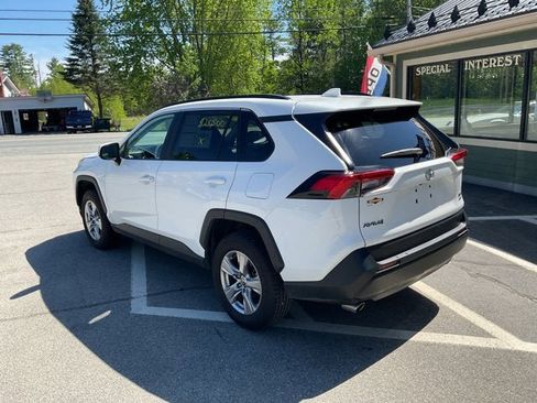 Used 2023 Toyota RAV4 XLE AWD/4WD image 9