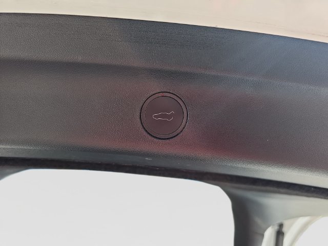 Used 2024 Tesla Model Y Long Range AWD/4WD image 15
