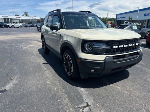 Used 2025 Ford Bronco Sport Outer Banks w/ Outer Banks Tech Package+ AWD/4WD image 5