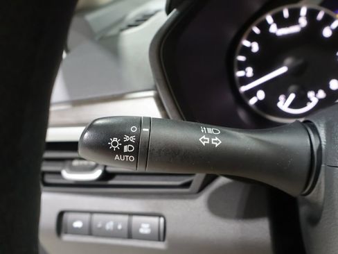 Used 2024 Nissan Altima 2.5 SV FWD image 33