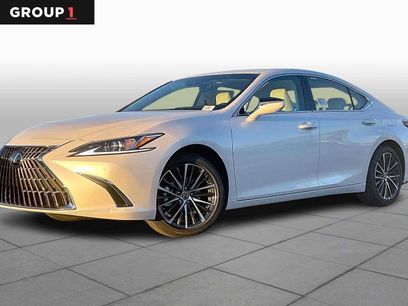 New 2025 Lexus ES 350 w/ Premium Package