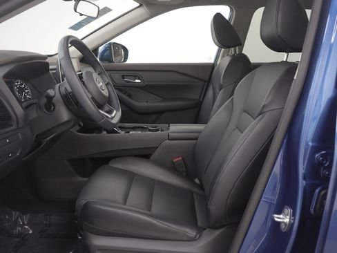 Used 2023 Nissan Rogue SV w/ SV Premium Package image 24