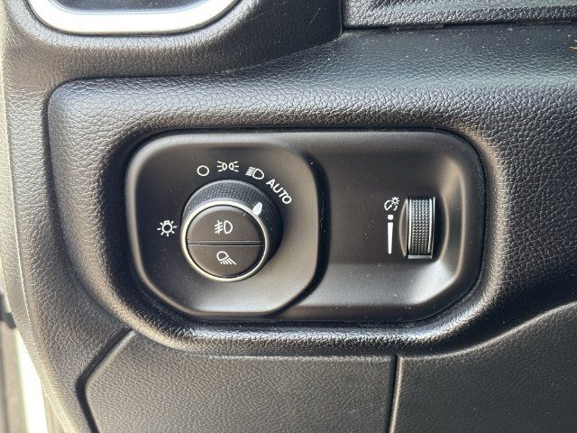 Used 2024 RAM 2500 Big Horn AWD/4WD image 33
