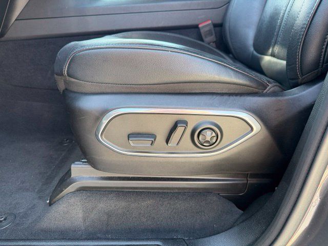 Used 2024 Jeep Wagoneer L Series II w/ Flexible Seating Group RWD image 11