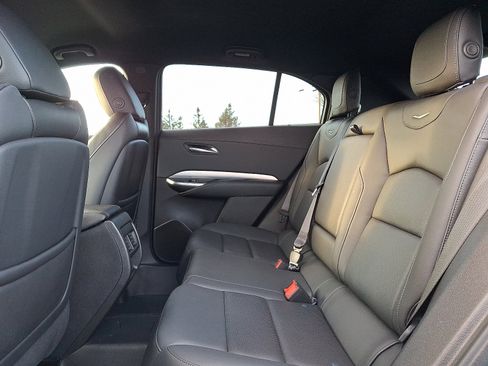 Used 2022 Cadillac XT4 Premium Luxury w/ Enhanced Visibility Package image 10