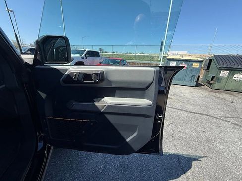 Used 2023 Ford Bronco Badlands image 23