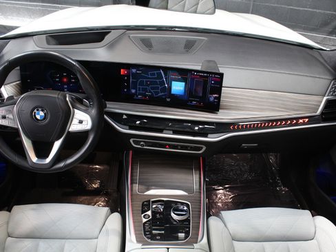 Used 2023 BMW X7 xDrive40i w/ Premium Package AWD/4WD image 23