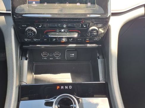 Used 2025 Jeep Grand Cherokee Altitude image 26