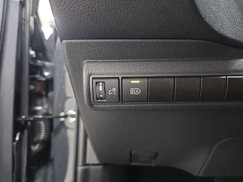 Used 2025 Toyota Corolla LE FWD image 24