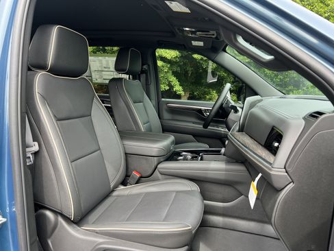 New 2026 Chevrolet Tahoe Premier w/ Sun And Tow Package AWD/4WD image 33
