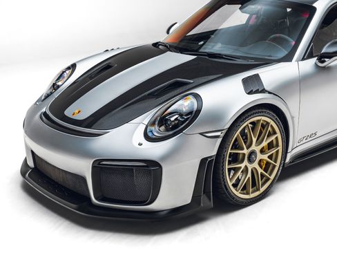 Used 2018 Porsche 911 GT2 RS RWD image 9