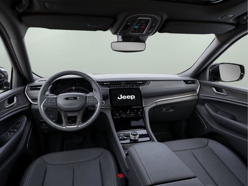 New 2025 Jeep Grand Cherokee Limited image 14