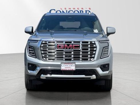 Used 2026 GMC Yukon XL Denali w/ Denali Reserve Package AWD/4WD image 9