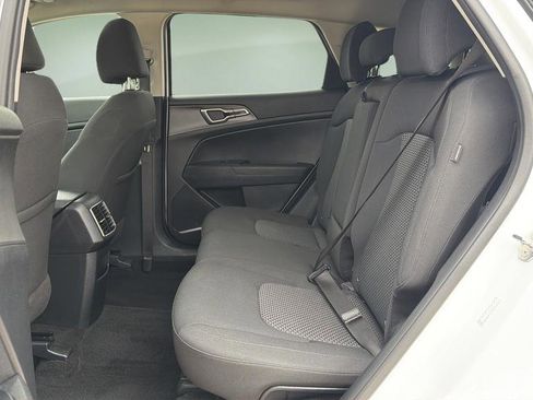 Used 2025 Kia Sportage LX AWD/4WD image 16