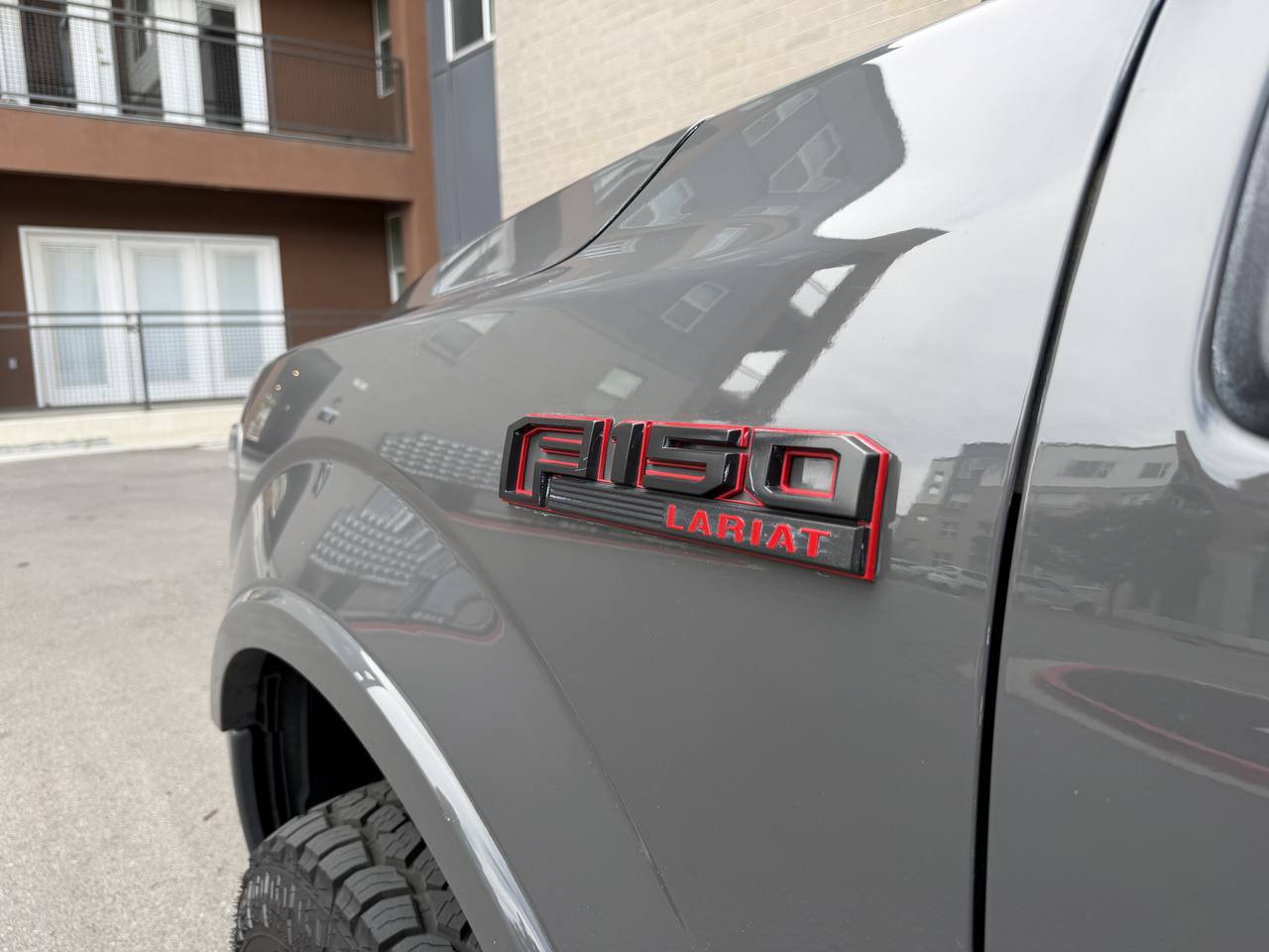 Used 2018 Ford F150 Lariat w/ Equipment Group 502A Luxury AWD/4WD image 16