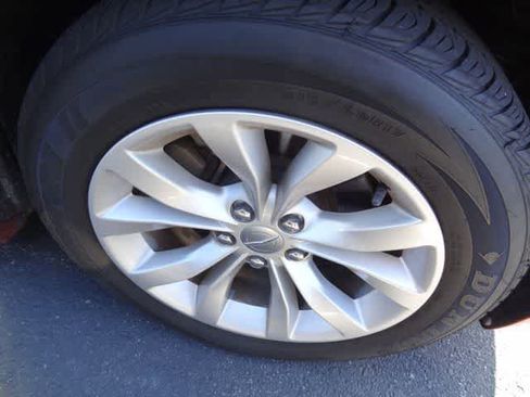 Used 2021 Chrysler 300 Touring RWD image 14