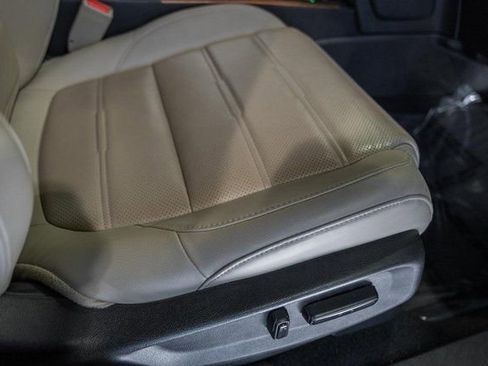 Used 2021 Honda CR-V Touring image 37
