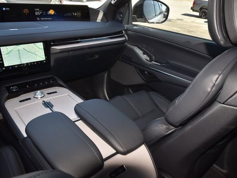 New 2025 Lincoln Navigator L Reserve w/ Jet Appearance Package image 18