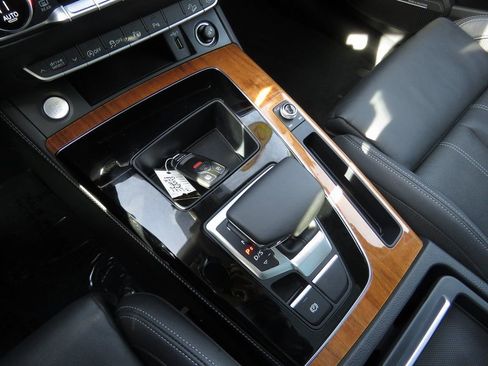 Used 2022 Audi Q5 2.0T Prestige image 22