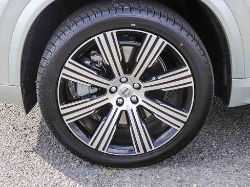 Used 2020 Volvo XC90 T8 Inscription w/ Protection Package Premier image 12