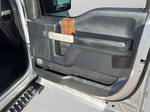 Used 2016 Ford F150 Lariat image 11