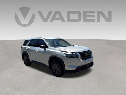 Used 2024 Nissan Pathfinder S FWD image 26
