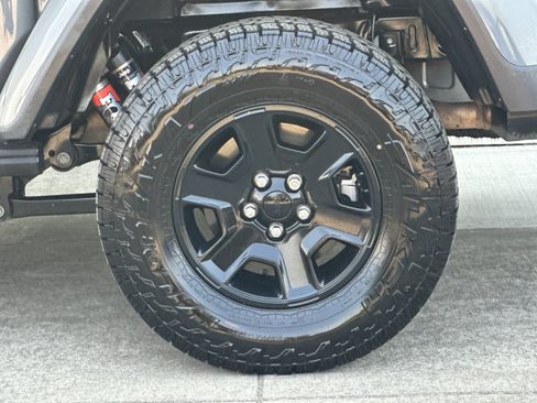 Used 2021 Jeep Gladiator Mojave AWD/4WD image 23