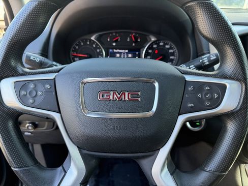 Used 2024 GMC Terrain SLE image 21